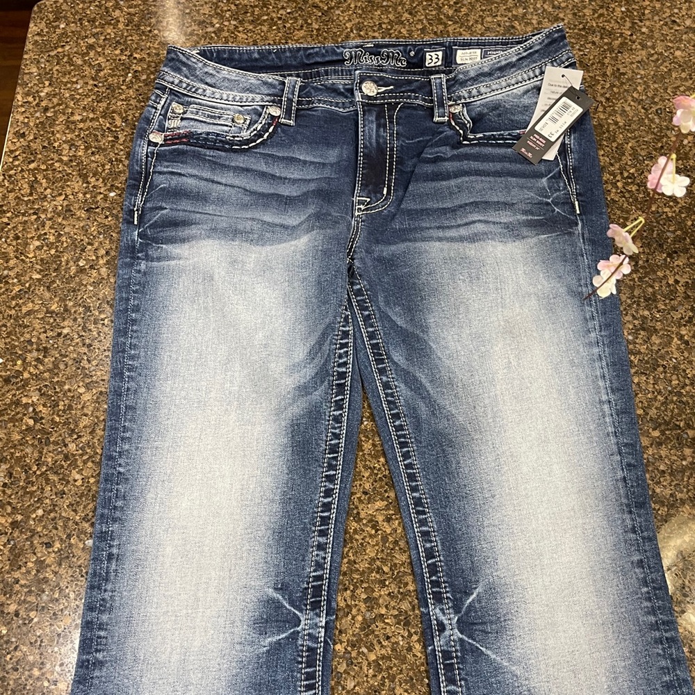NWT Miss Me Dark Wash Star Embellished 33